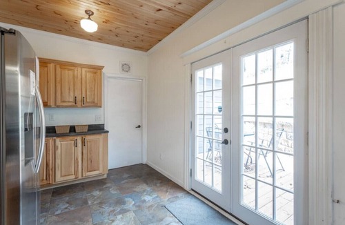 Northside House | The Blue Bungalow of North Shore