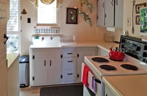 Bayfield Cottage | The Blue Cottage in Bayfield