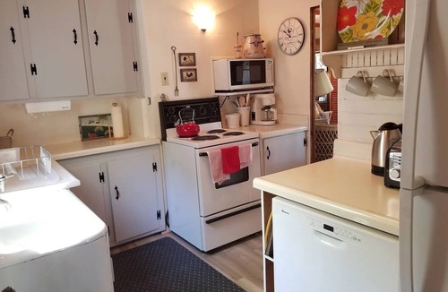 Bayfield Cottage | The Blue Cottage in Bayfield