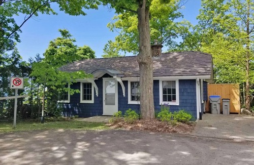 Bayfield Cottage | The Blue Cottage in Bayfield