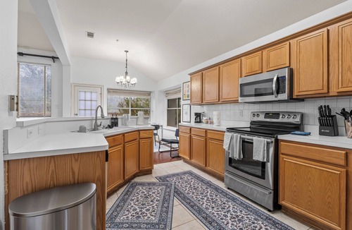 Frisco House | The Blue Door - 6 Beds Frisco w/Arcade & Games & Office