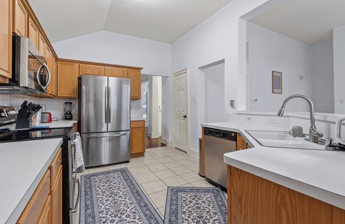 Frisco House | The Blue Door - 6 Beds Frisco w/Arcade & Games & Office