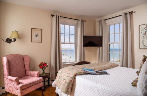 Block Island Bed & Breakfast | The Blue Dory Inn