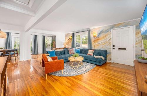 Carrboro House | The Blue Haven Bungalow