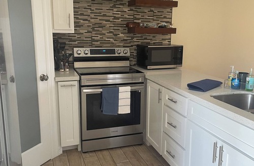Edinburg House | The Blue Haven Serene Stay