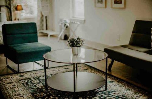 East Memphis Apartment | The Blue Heron-elegant urban studio in city center