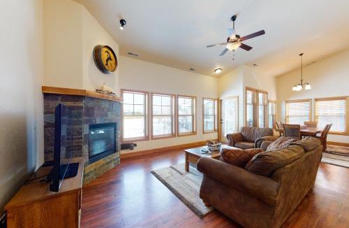 Dover Bay Apartment | The Blue Heron