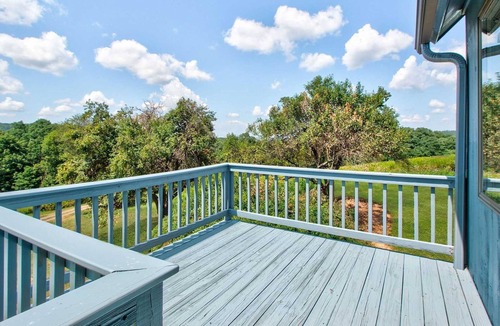 Pine Plains House | The Blue House - St. Peter Hill Summit