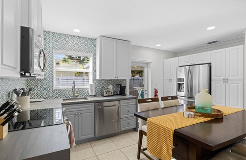 Wilton Manors House | The Blue House. Steps from Wilton Drive! Outdoor sitting and dining, Grill, WD