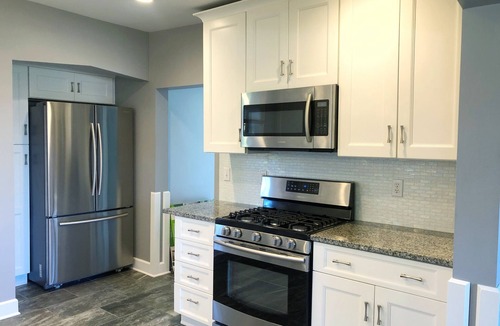 Erie House | The Blue House with Lake Views