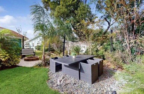 Spring Hill House | The blue housenn