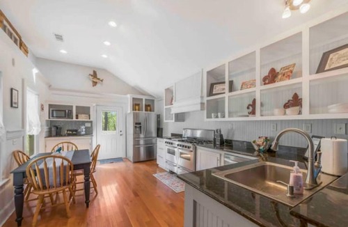 New Iberia House | The Blue Jay Getaway