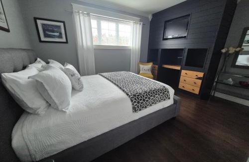 Paradise House | The Blue Jay Nest