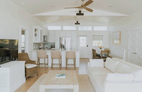 Shell Island House | The Blue Moon Cottage