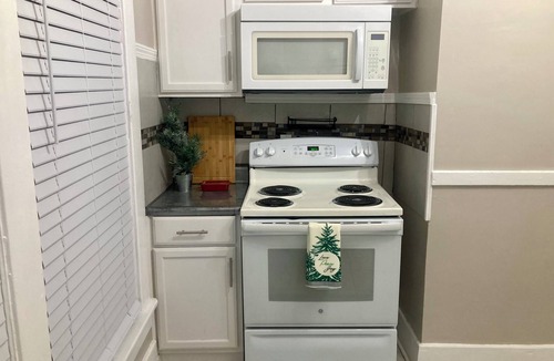 Crosstown Apartment | The Blue Note-Duplex nHistoric District