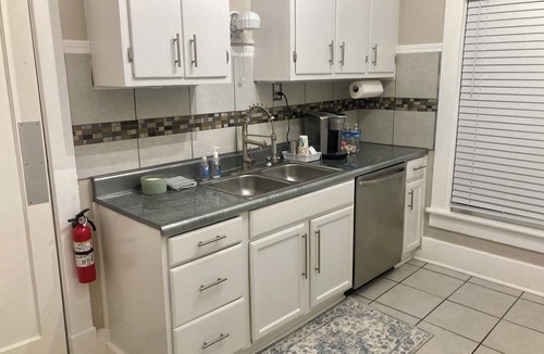 Crosstown Apartment | The Blue Note-Duplex nHistoric District