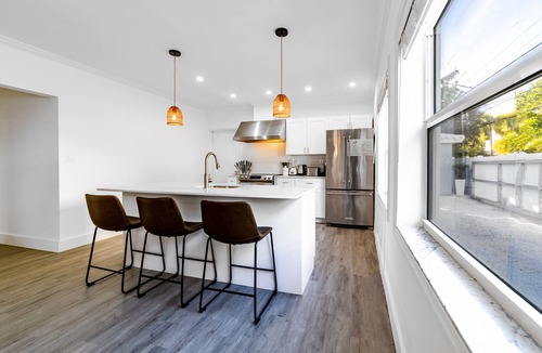 Coral Ridge Apartment | The Blue Parrot