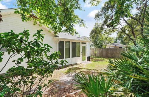 Brunswick House | The Blue Pearl | 3 Bed, 2 Bath