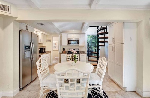 Flamingo Parks House | The Blue Pearl - Soak Up Views from a Scenic Poolside Upper Deck