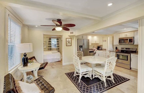 Flamingo Parks House | The Blue Pearl - Soak Up Views from a Scenic Poolside Upper Deck