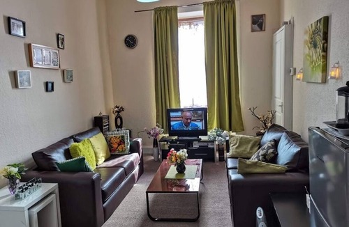 Longcroft Apartment | The Blue Place