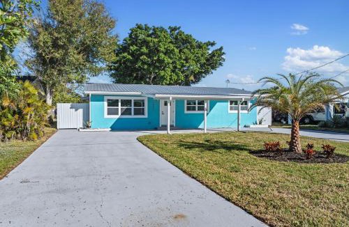 Fort Myers Shores House | The Blue River House