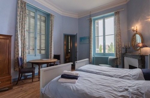 Habas Bed & Breakfast | The Blue Room at Château Habas with Wi-Fi