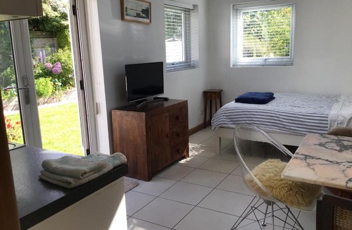 Bosham Apartment | The Blue Room