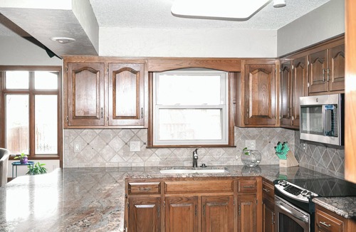 Overland Park House | THE BLUE ROYALE PALMS - Spacious, Clean House & Luxury - 1 Gig Wifi/ Sauna