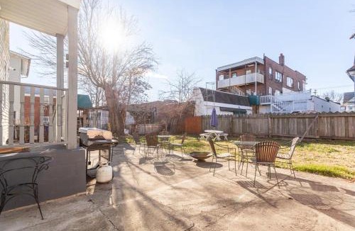 Brooklawn - St. Vincent Apartment | The Blue Sapphire 2BR 2 King beds & ample backyard