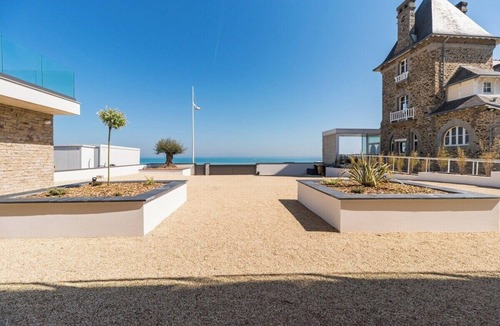 Plerin Apartment | "The Blue" - Sea view & parking in Les Rosaires