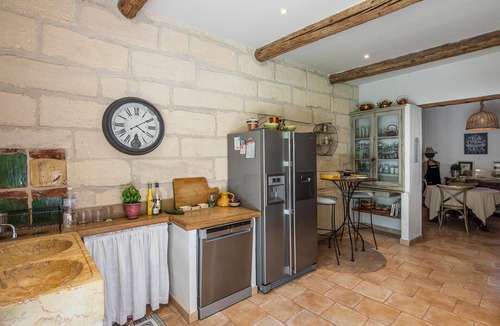 Maillane House | The blue shutters in Maillane