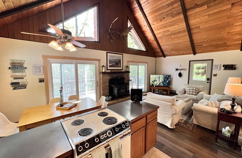 Sky Valley Cabin | The Blue Sky Bungalow: A-frame/Lake Access/Firepit