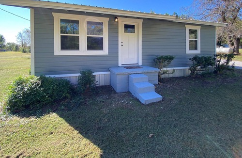 Notchietown House | The Blue Waffle - Vacation Getaway w/ boat parking