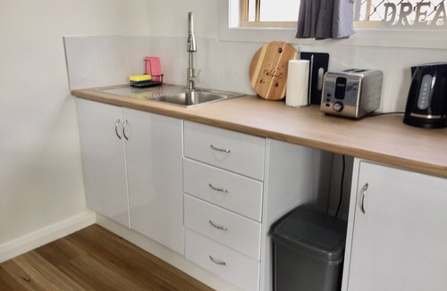 Hunter Valley Apartment | The Blue Wren Studio. Stay Explore Experience and more!