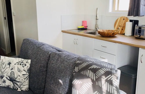 Hunter Valley Apartment | The Blue Wren Studio. Stay Explore Experience and more!