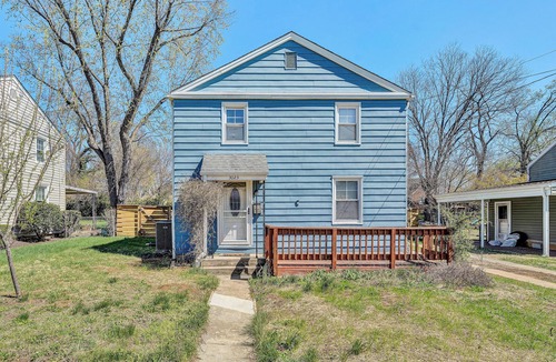 Roanoke House | The BlueBird~ Charming & Central 3BR in Roanoke