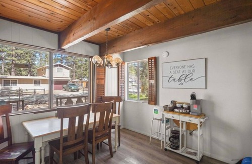 Big Bear City Cabin | The BlueBird Retreat + Jacuzzi +BBQ