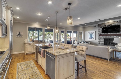 Cedar Creek Reservoir House | The Bluewater Bungalow - Luxe Cedar Creek Lake Gem