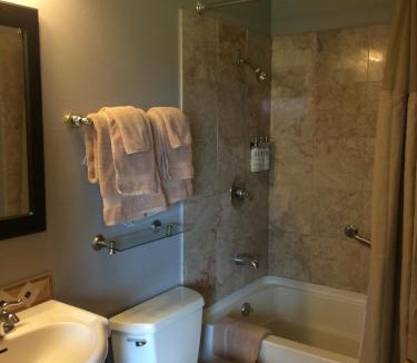 Oak Harbor Bed & Breakfast | The Bluff on Whidbey