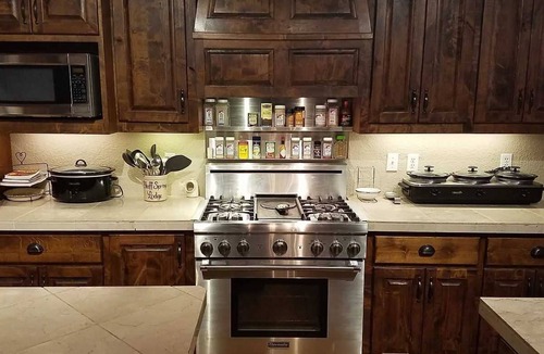 Bandera Cabin | The Bluff Springs Lodge