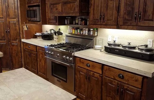 Bandera Cabin | The Bluff Springs Lodge