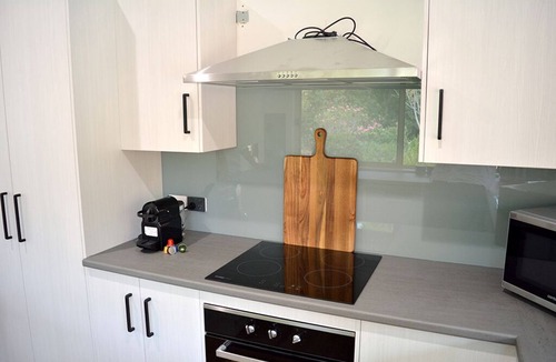 Penwortham Villa | The Blush 3 - Style in the vines