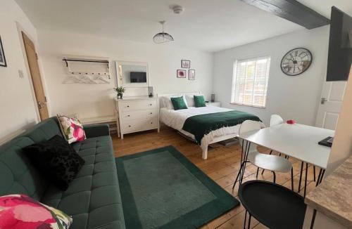 Long Whatton Apartment | The Boardroom