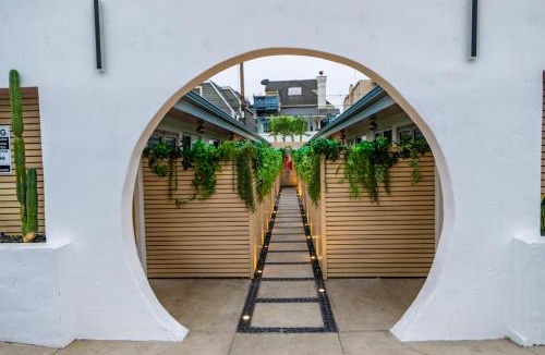 Mission Beach Hotel | The Boardwalk Hotel