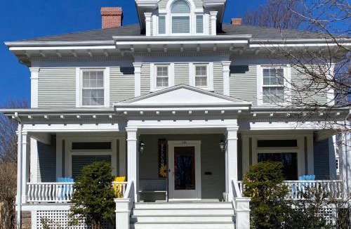 Summerside Bed & Breakfast | The Boardwalk Inn