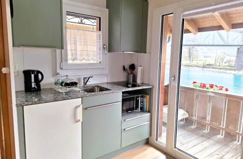 Goldswil Apartment | The Boat House