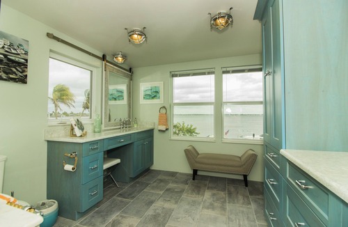 Caloosahatchee House | The Boat House · Riverfront · Heated Pool & Spa · Tiki Bar · Sleeps 10