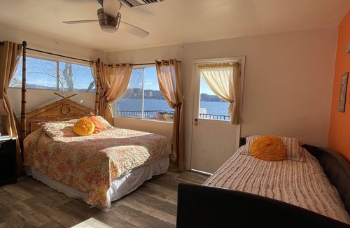 Wilbur Springs Cottage | The Boathouse Cottage Clearlake Oaks