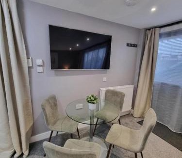 Lee-on-the-Solent Apartment | The Boathouse